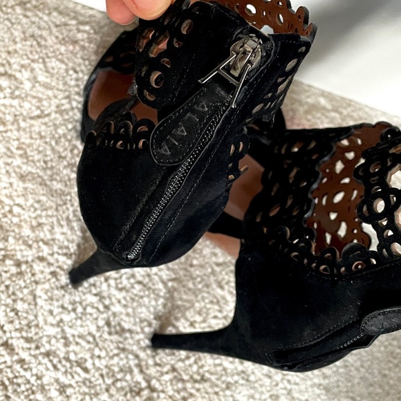 Alaia Lasercut suede sandals 40 EU 9 US - Picture 4 of 5
